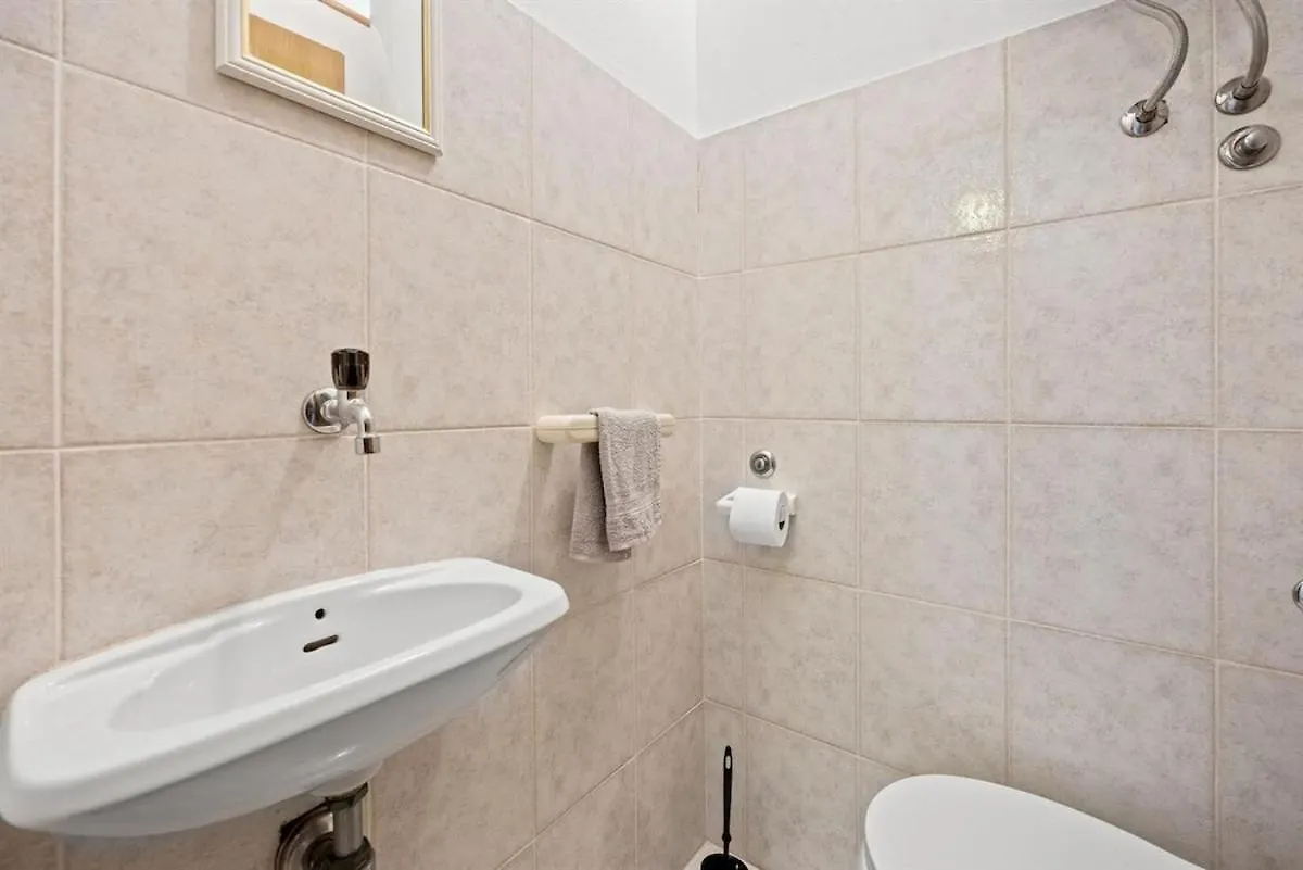 Stylish Sea View 2 Bedroom Apartment With Terrace Μεντουλίν