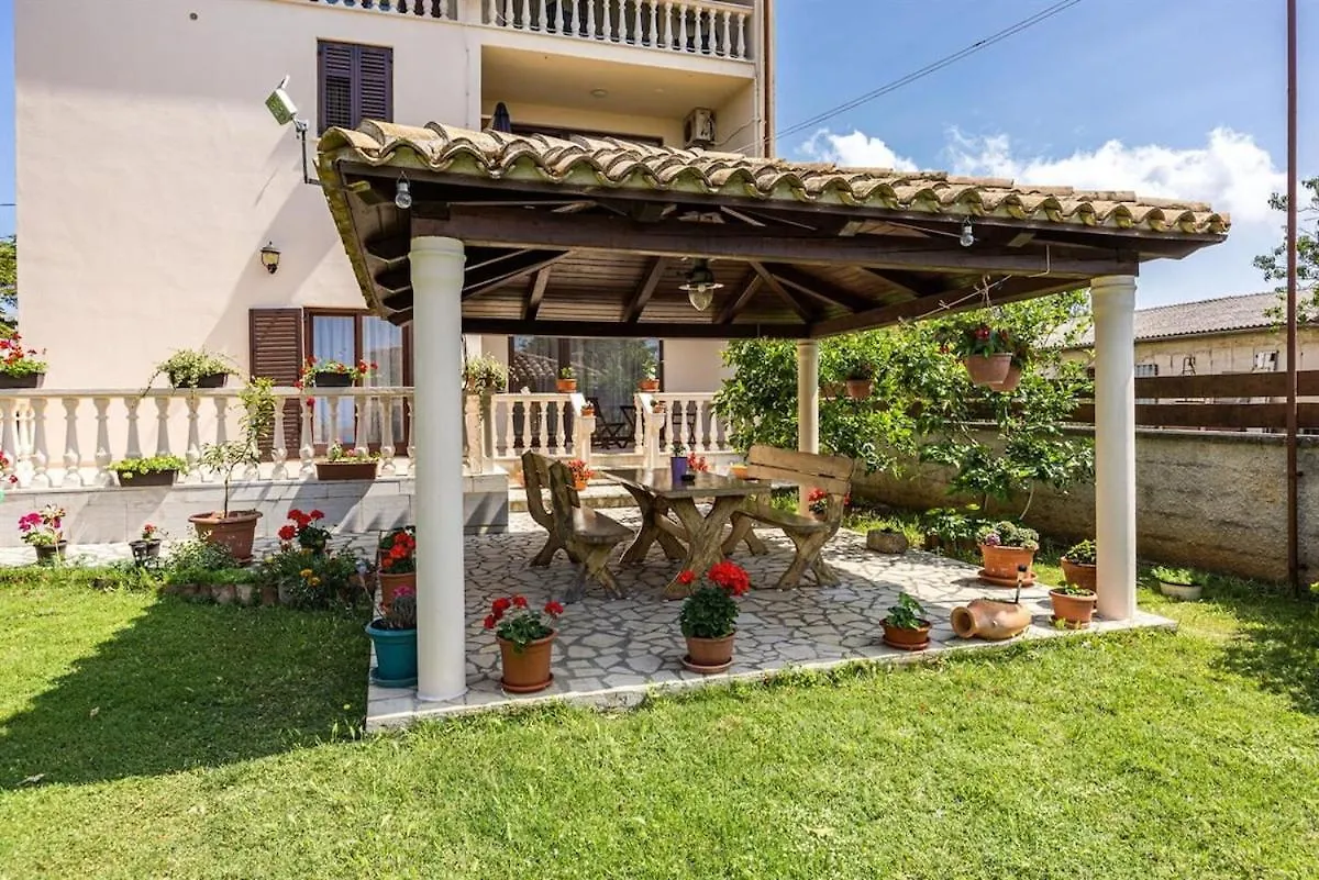 Stylish Sea View 2 Bedroom Apartment With Terrace Μεντουλίν