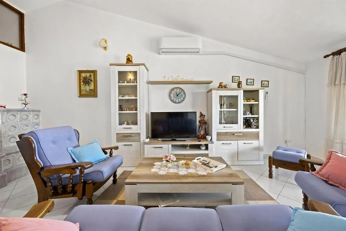 Stylish Sea View 2 Bedroom Apartment With Terrace Μεντουλίν