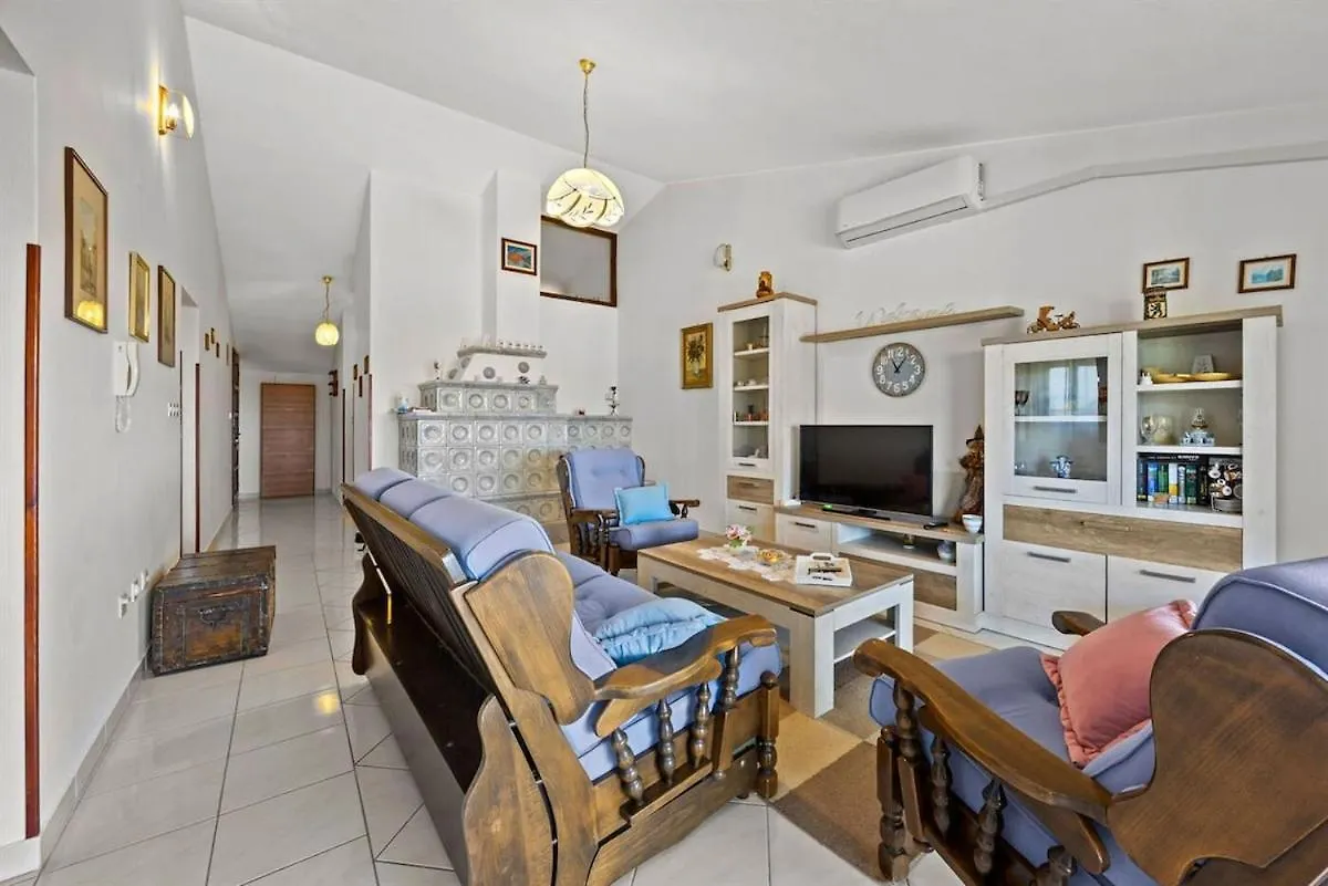 Stylish Sea View 2 Bedroom Apartment With Terrace Μεντουλίν